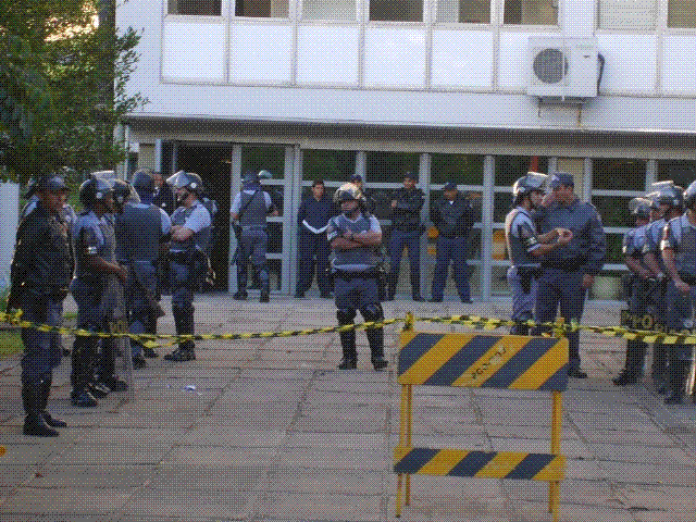 Reitoria da USP e governo Serra mandam polícia contra a greve de trabahadores