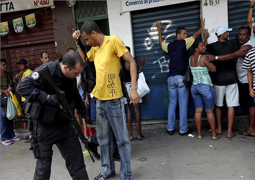 No es posible una policía democrática