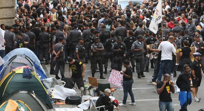 Por uma imediata campanha nacional em solidariedade aos profissionais da educação do Rio! Abaixo a repressão de Cabral e Eduardo Paes!