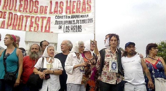 Mass action in the Plaza de Mayo for the acquittal of the Las Heras oil workers