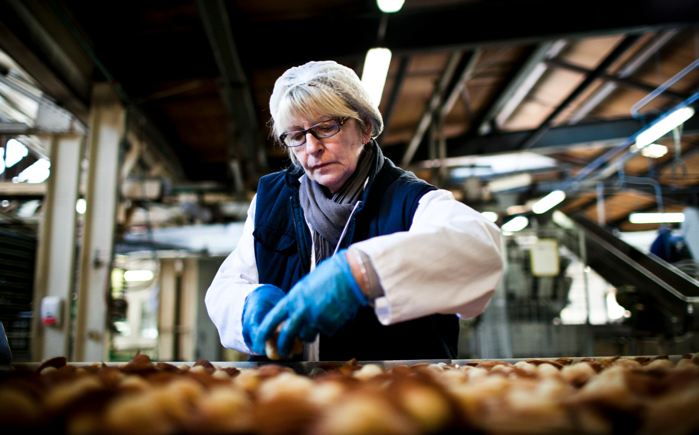 A Caen, les Jeannettes occupent leur usine et produisent sans patron !