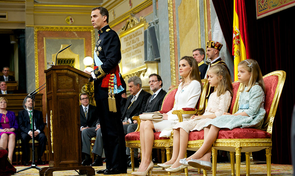 La coronación de Felipe VI, o lo viejo que no termina de morir... Referéndum YA para que el pueblo decida!