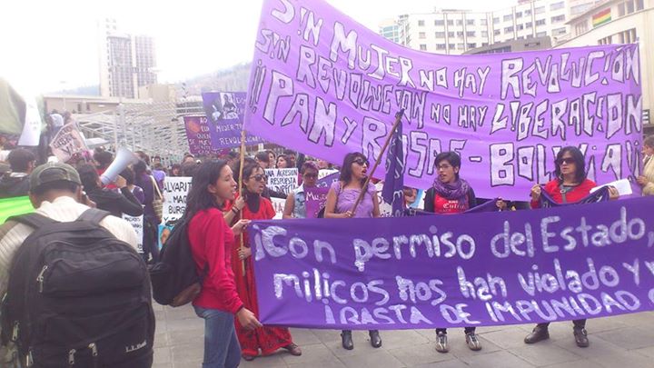 Protesta de organizaciones feministas y socialistas