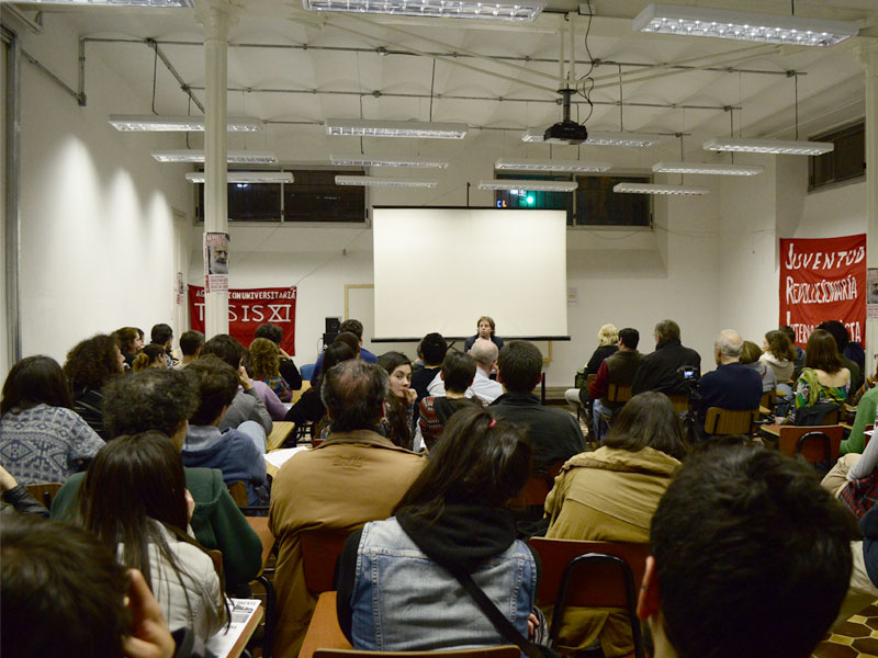 Un centenar de personas en la presentación de la miniserie argentina 