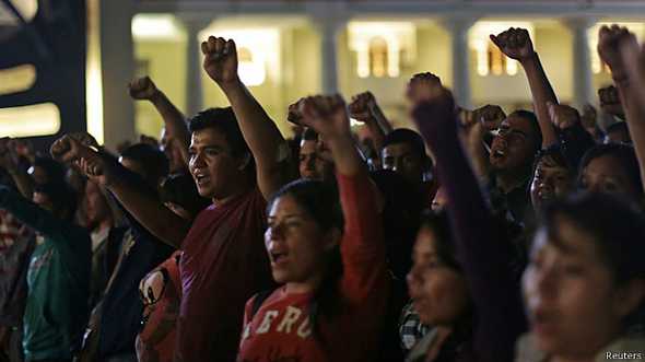 La “narcopolitica” contra los luchadores sociales