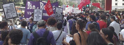   Importante Bloco do grupo de mulheres Pão e Rosas Brasil neste 8 de março