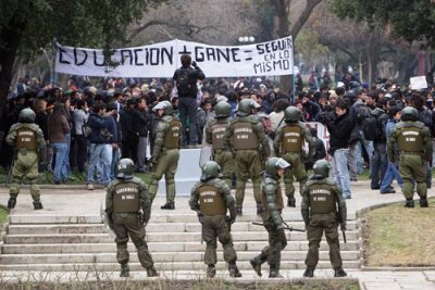 Les affrontements de rue contre la police et la lutte de la jeunesse chilienne