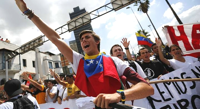 Crise économique et pressions de l’opposition de droite : les classes populaires vénézuéliennes face à la multiplication des dangers