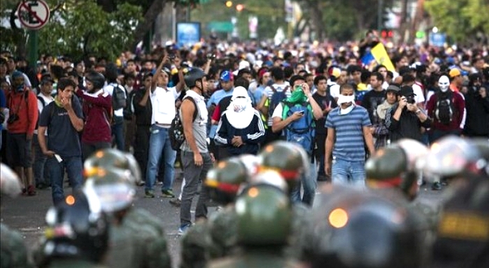 Venezuela: Nuevas marchas de la derecha y duros enfrentamientos 