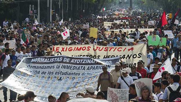 México: movilización por la aparición con vida de los 43 normalistas