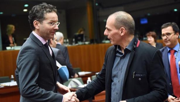 Aceitando as reformas, a Grécia acorda extensão do resgate com o Eurogrupo